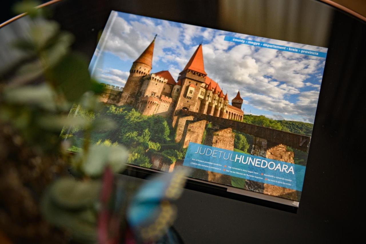 Vila Sarisa Deva Buitenkant foto